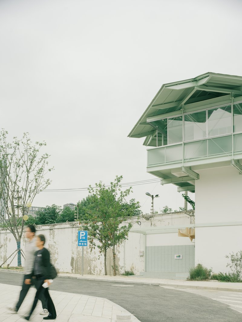 Livraria Minúscula 24 horas / SZ-ARCHITECTS - Fotografia de Exterior