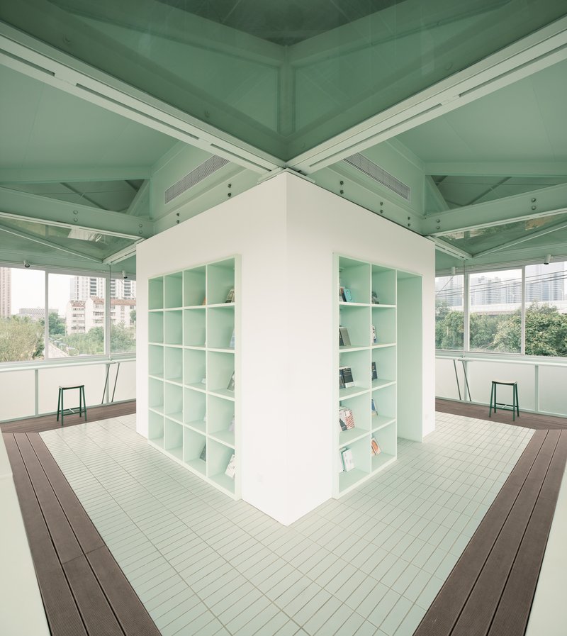 Livraria Minúscula 24 horas / SZ-ARCHITECTS - Fotografia de Interiores, Vidro