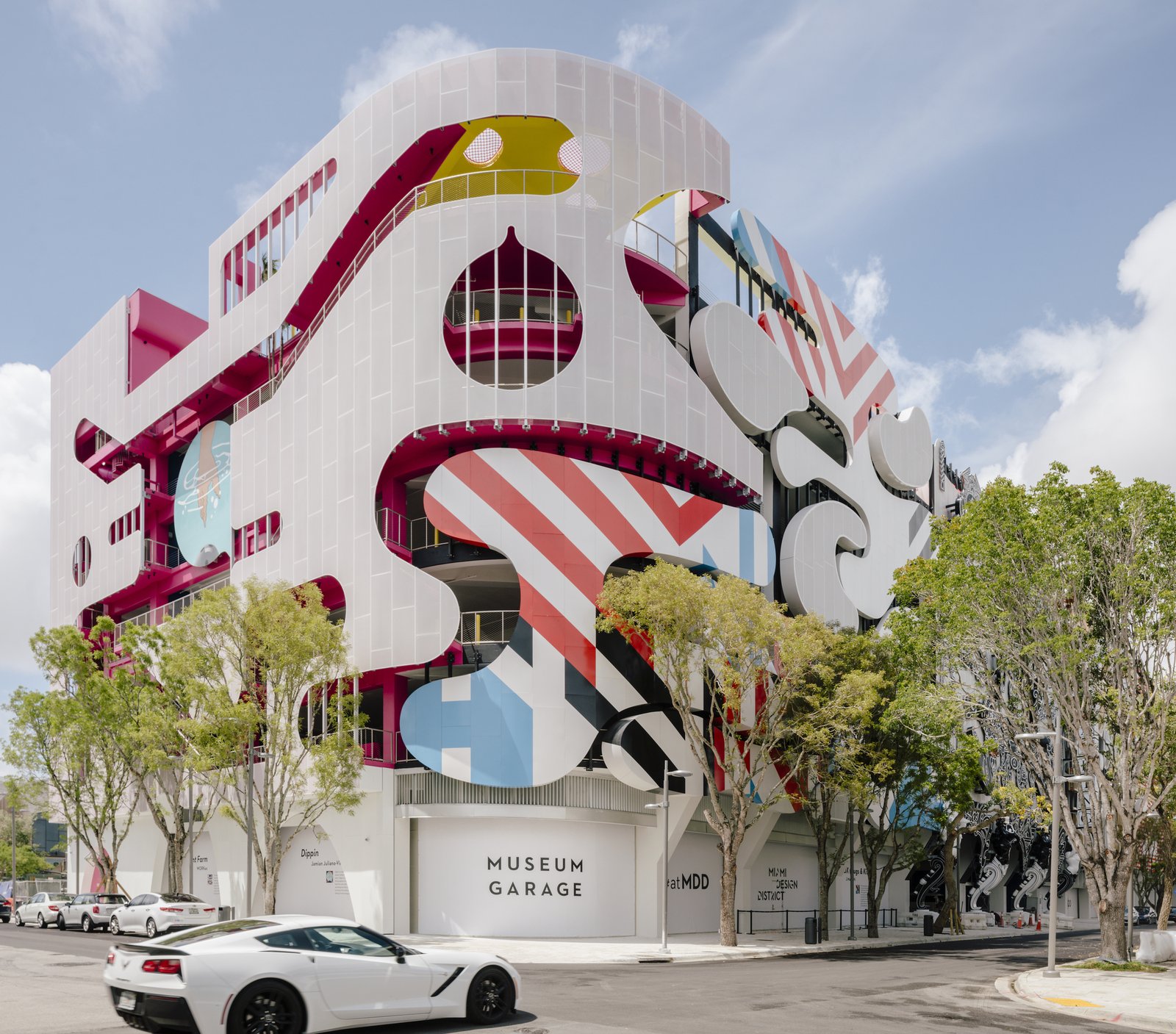 A Sinfonia da Arquitetura: Entre Espaço e Evolução