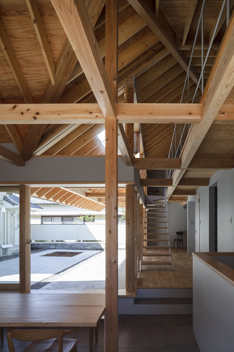 Folded Roof House / ISHIZAKI ARCHITECTS - Interior Photography, Stairs, Wood, Beam