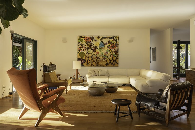 Pinheiro Farm / Equipe Lamas - Interior Photography, Living Room, Sofa, Wood, Lighting, Chair