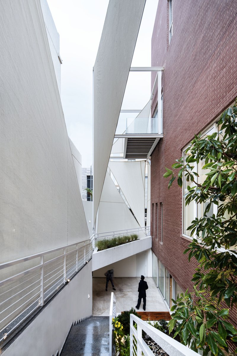 Shade House / Massive Order - Interior Photography, Balcony