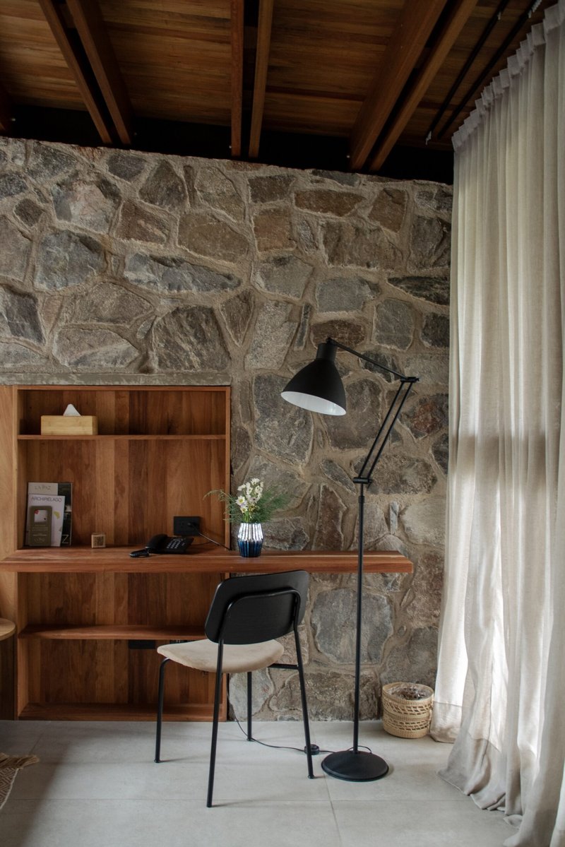 Between Stone Walls Suites